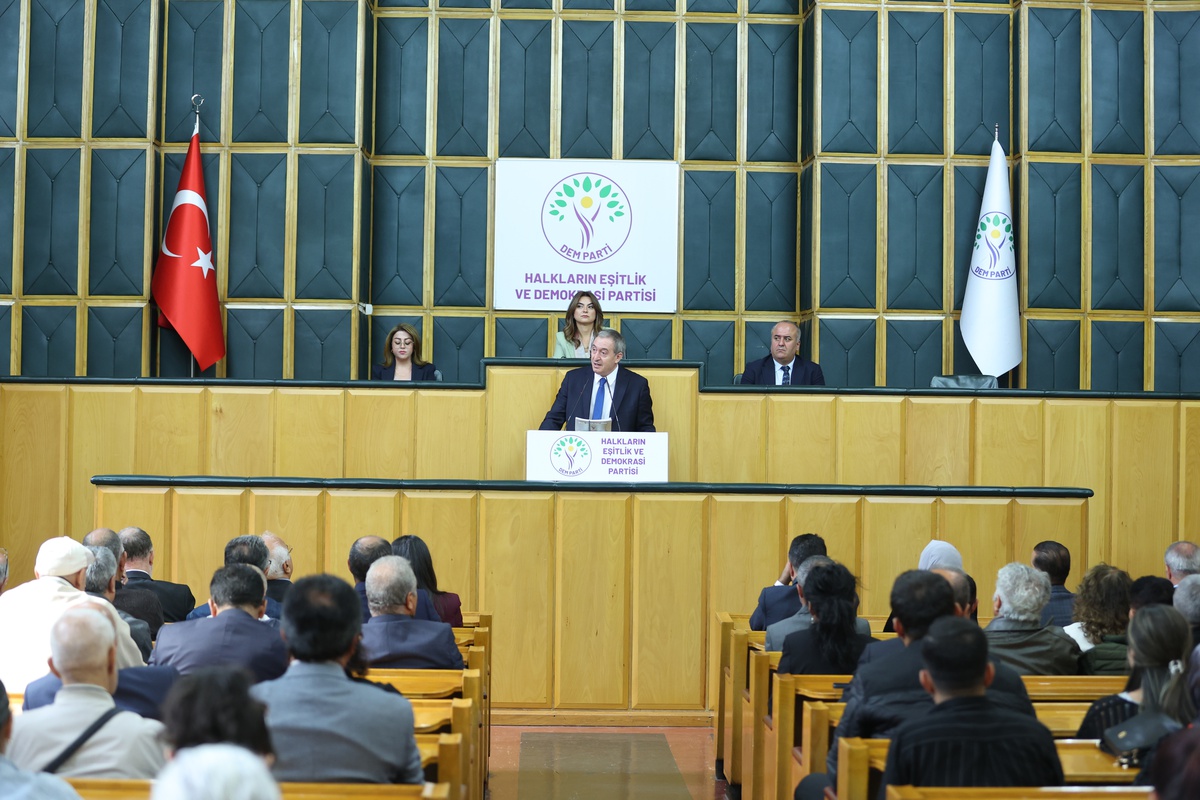 Bakırhan, 467 oyla geçen çerçeve yasanın İzleme Komisyonu kurulmasını istedi