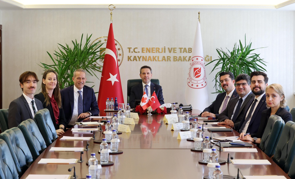 Bayraktar, Kanada Büyükelçisi Lebleu ile nükleer enerjide iş birliğini görüştü