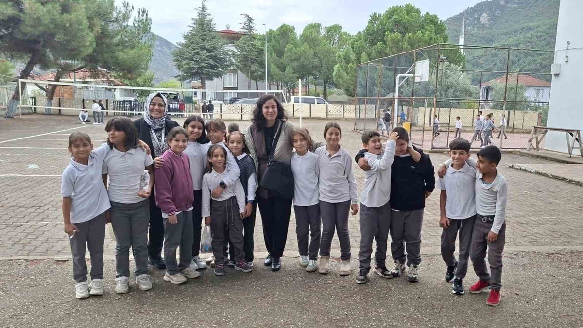 Bilecik'te iki ilkokulda gıda israfına karşı farkındalık eğitimi düzenlendi.