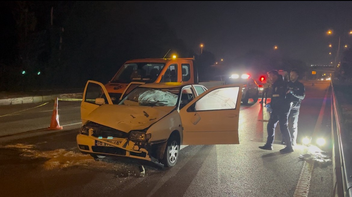 Bursa'da karşıya geçerken otomobilin çarptığı kişi hastanede hayatını kaybetti