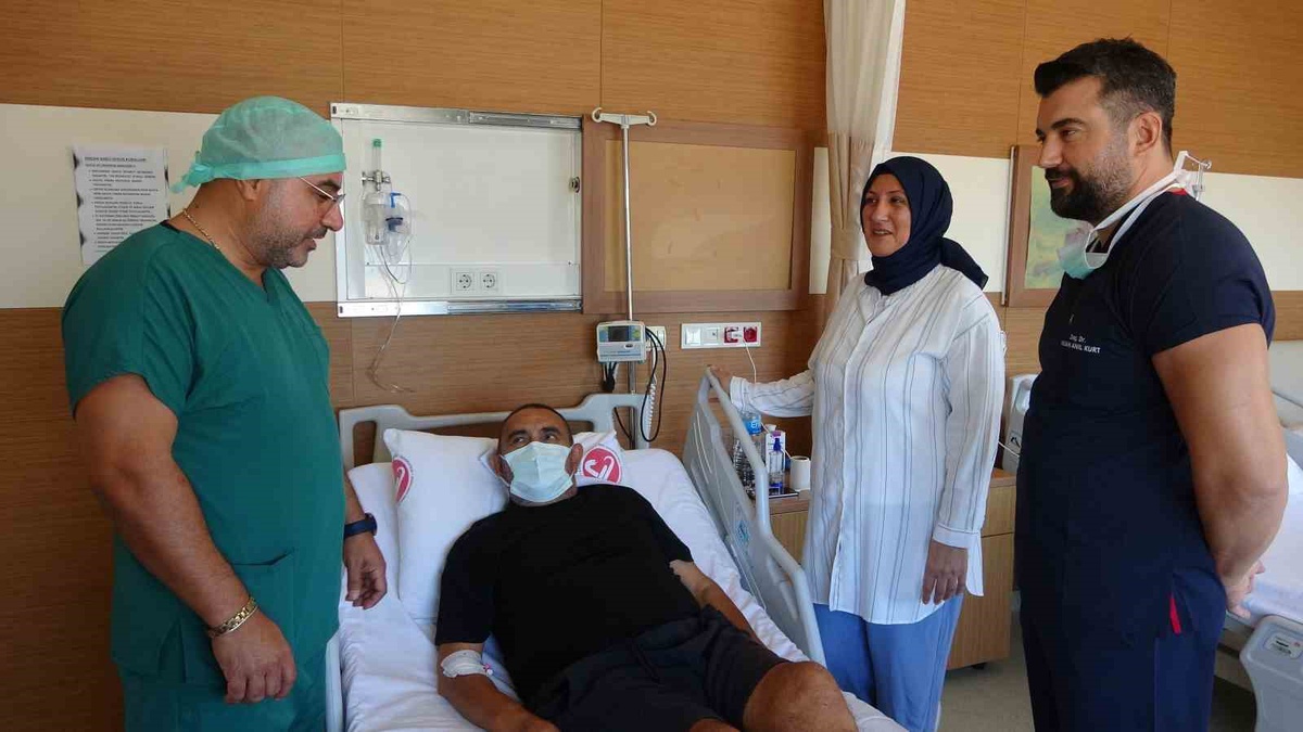 Çanakkale Gelibolu'da Nurdoğan Alyaz eşinin böbreğiyle 8 günde sağlığına kavuştu