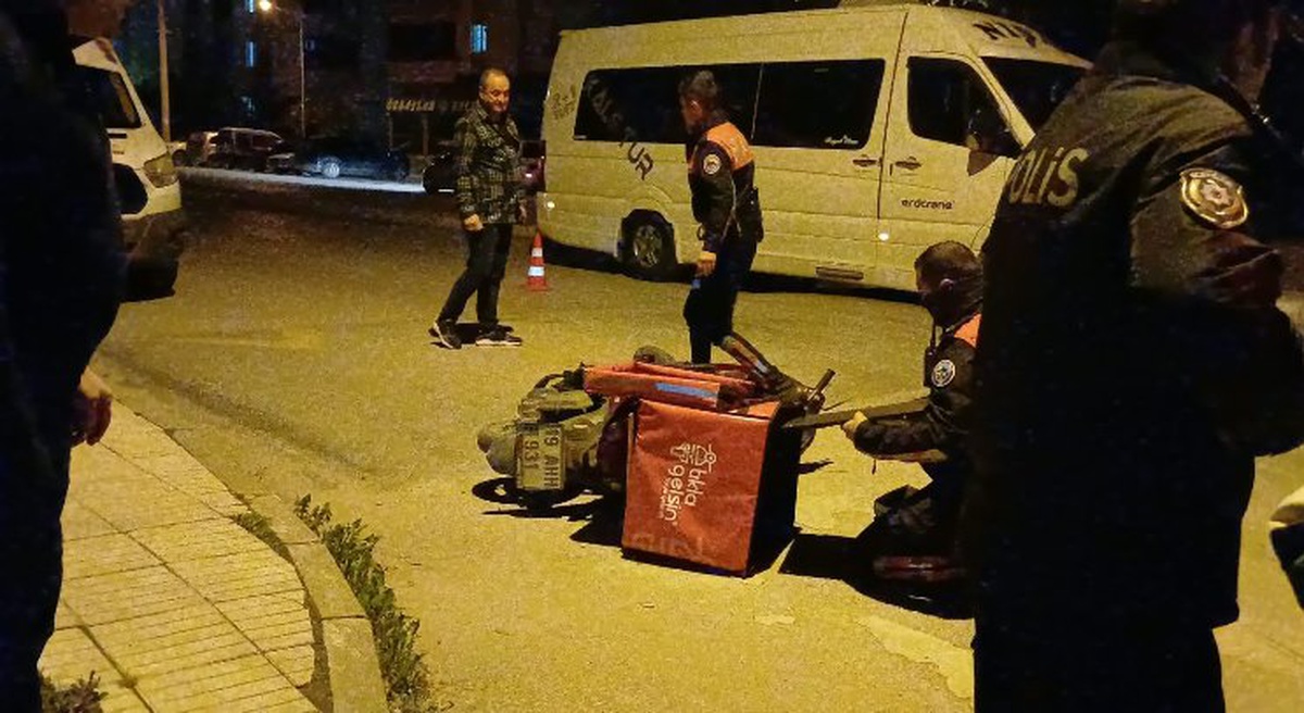 Çorum'da ihtara uymayan sürücü motosikletle polise çarptı, 16 sentetik hap ele geçti