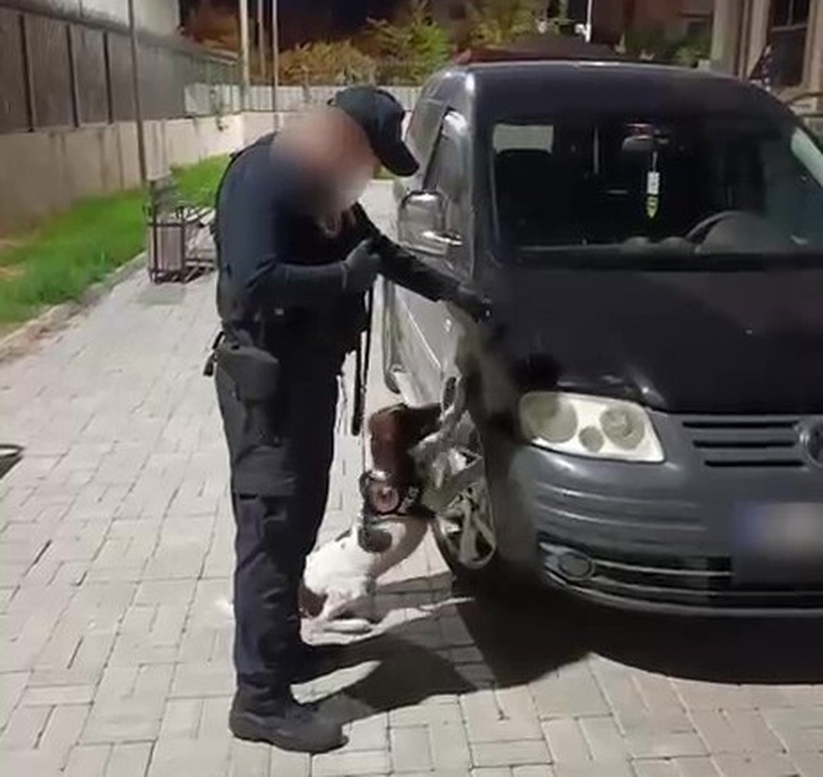 Denizli'de motoruna uyuşturucu gizlenen araçta 971 hap bulundu, 3 şüpheli tutuklandı