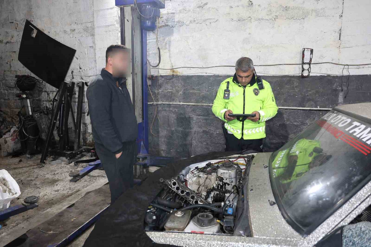Nevşehir'de drift atan sürücü 15 dakikada aracını parçaladı! Radyatör suyu ele verdi
