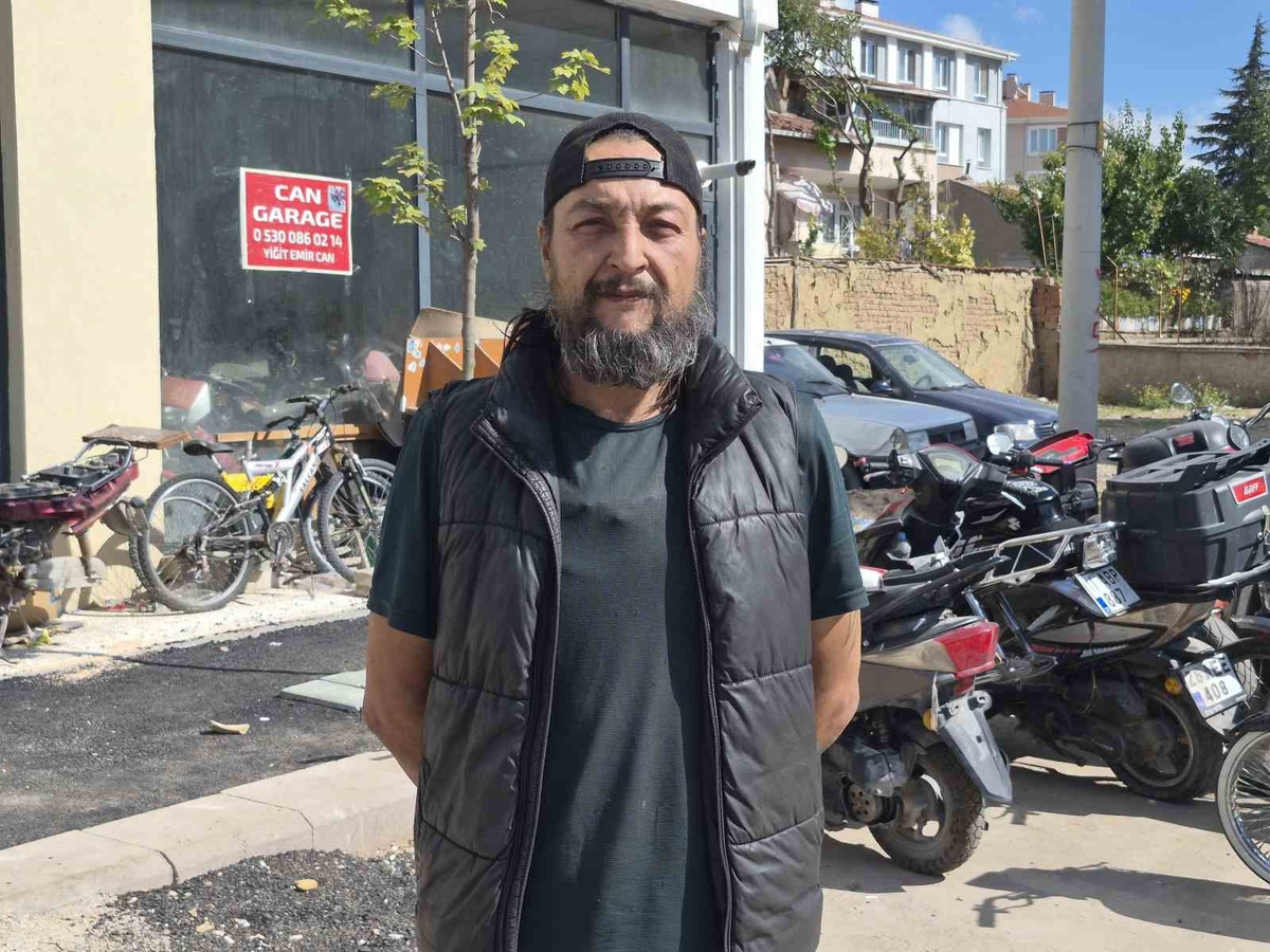 Eskişehir'de hırsızlar çaldıkları motosikleti zaten tamire gideceği dükkana getirdi! Takip uygulaması ele verdi