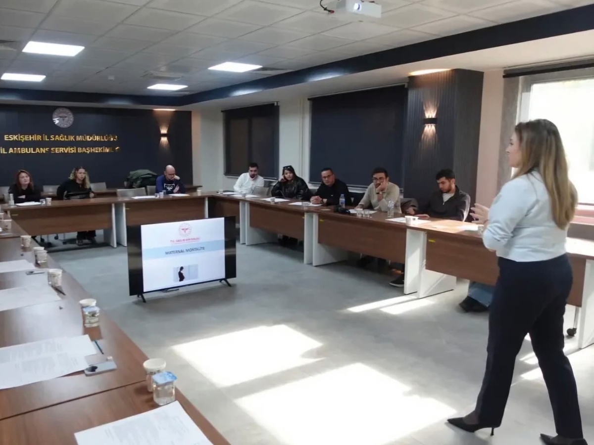 Eskişehir İl Ambulans Servisi 20 sağlık personeline obstetrik acil eğitimi verdi