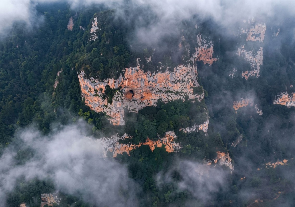 Giresun Keşap'ta Türkiye haritasını andıran Şahan Kayası dronla görüntülendi