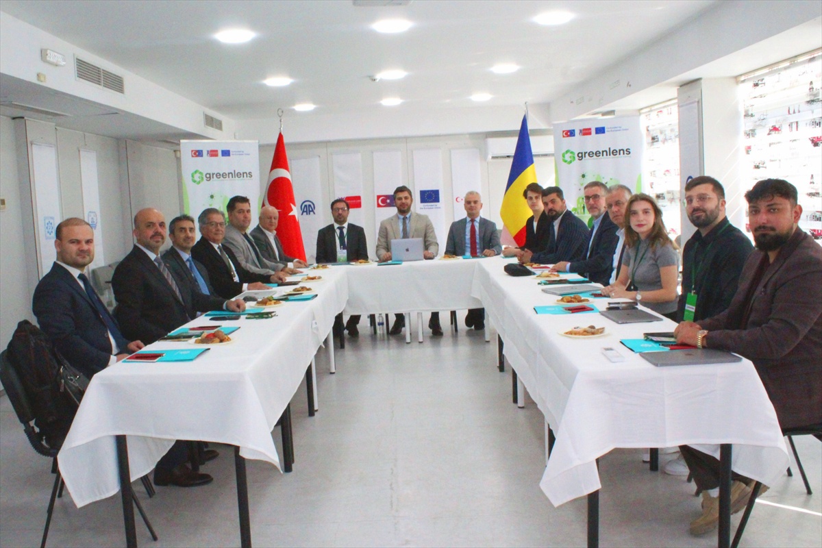 GreenLens'in üçüncü toplantısında 100 kişiye verilen eğitim değerlendiriliyor