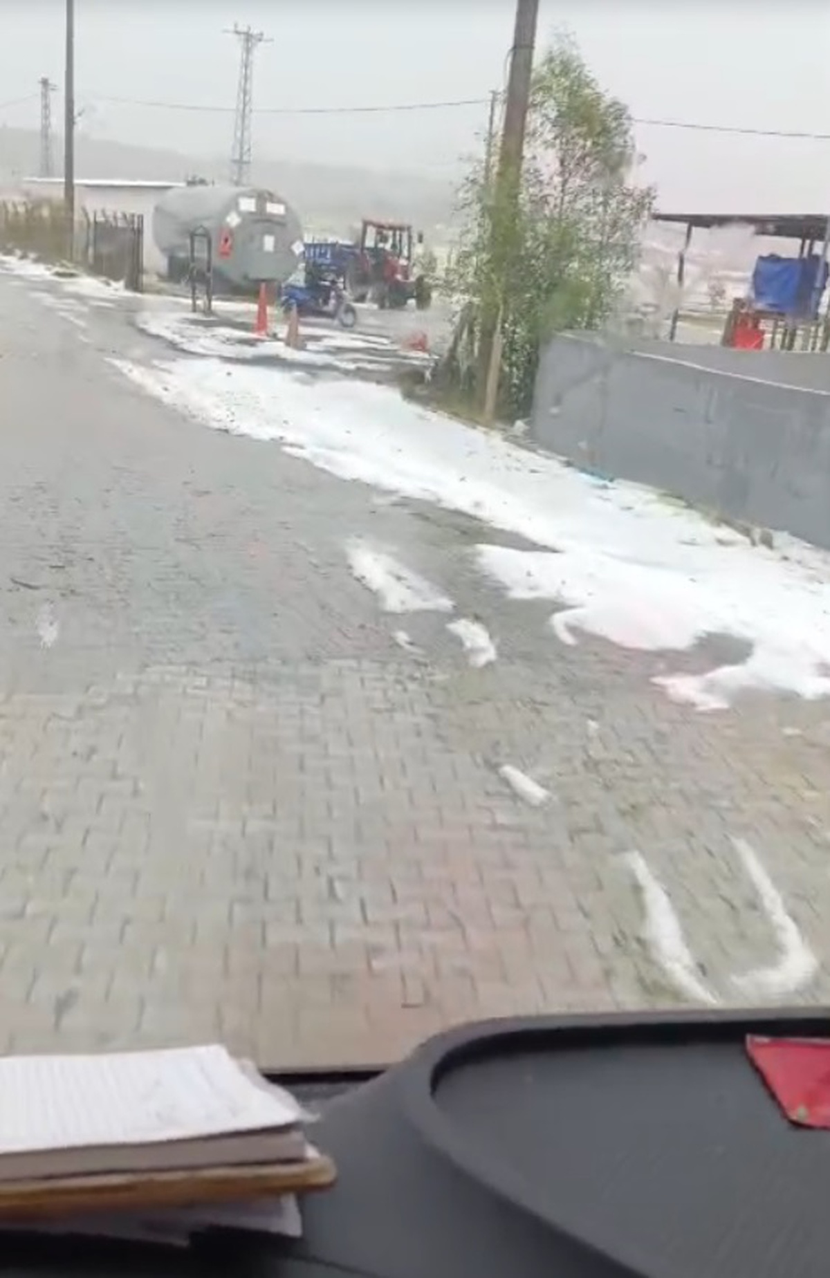 Hatay Arsuz'da fındık büyüklüğünde dolu tarım arazilerine zarar verdi