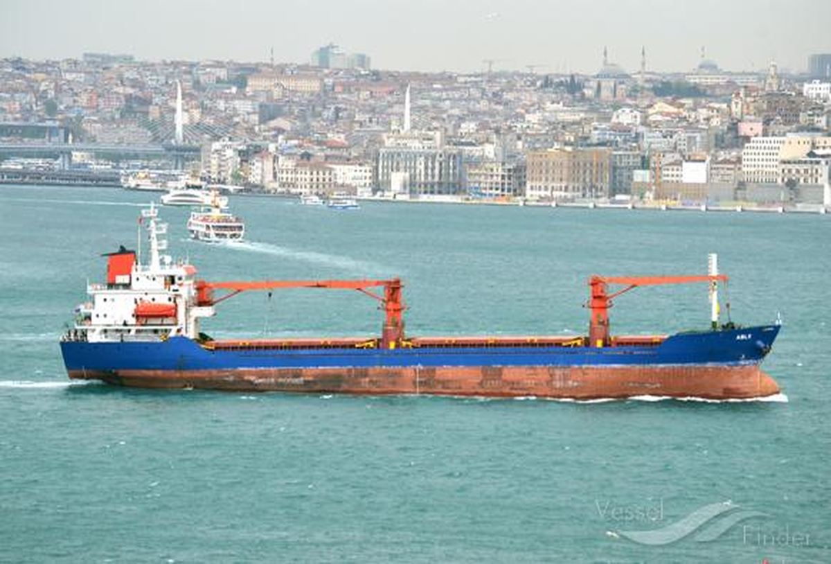 Karadeniz'de insansız araç saldırısında bir gemi battı, 11'i Türk 18 kişi kurtarıldı