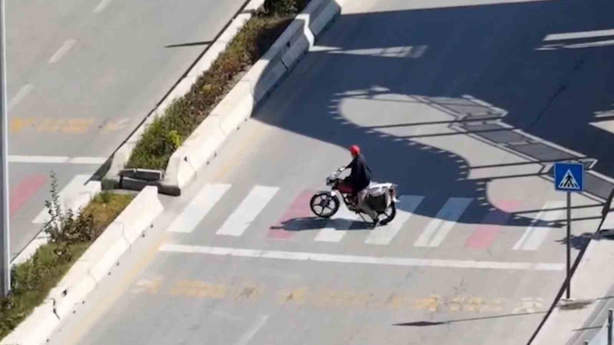 Kırıkkale'de polis dronundan kaçamadı! Altındaki motosiklet çalıntı, ehliyetinin süresi dolmuş çıktı