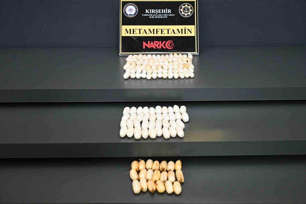 Kırşehir'de iç beden muayenesinde 137 kapsül uyuşturucu bulunan 3 şüpheli tutuklandı