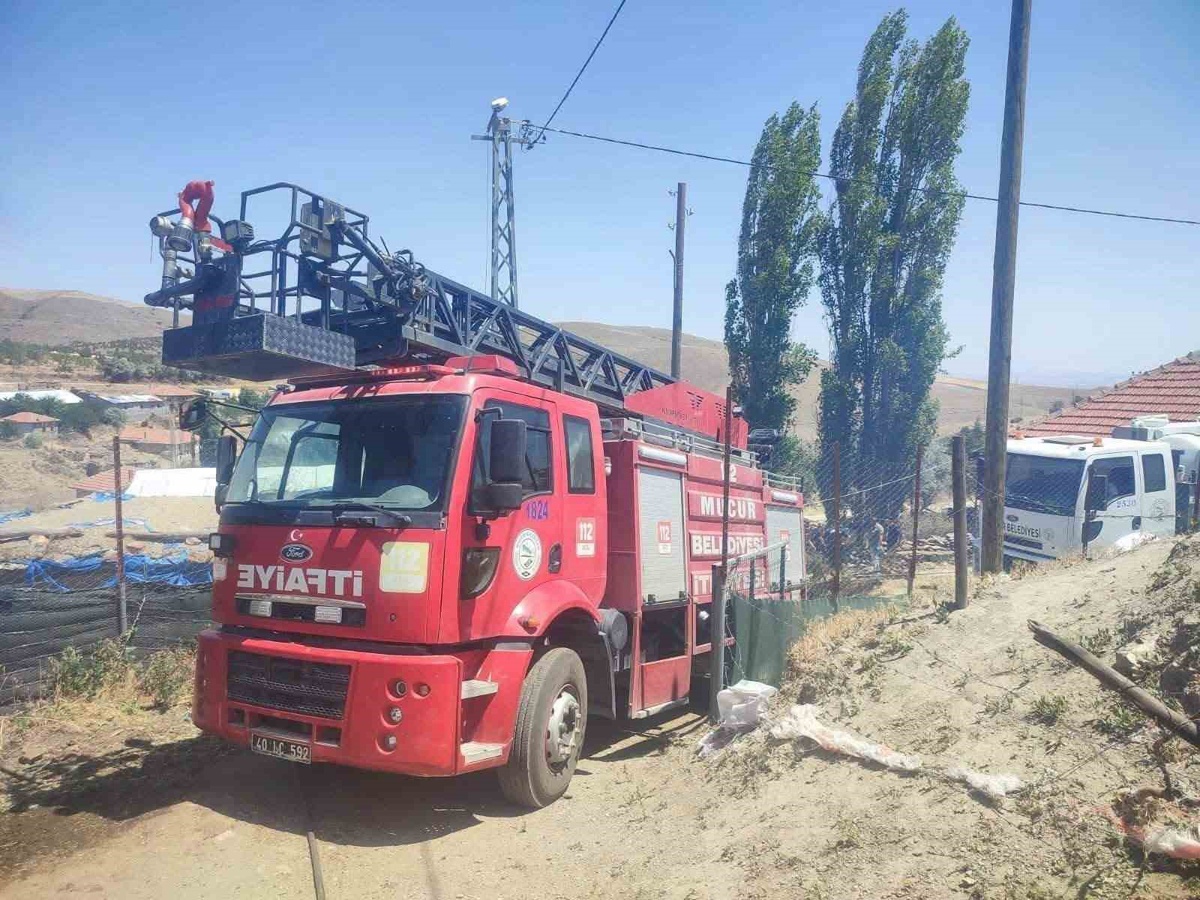 Kırşehir'in Mucur ilçesinde evde çıkan yangında 75 yaşındaki kadın hayatını kaybetti