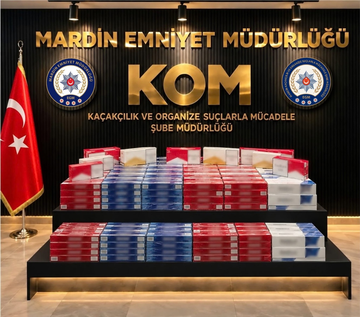 Mardin Nusaybin'de durdurulan araçta 4 bin 500 paket kaçak sigara ele geçirildi