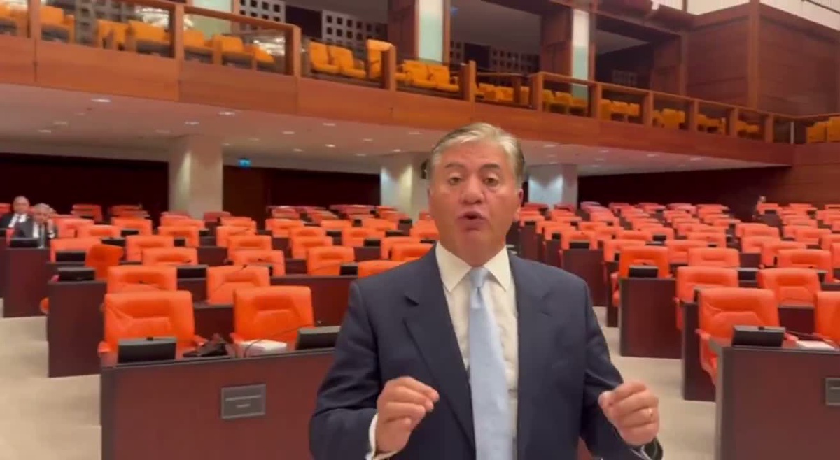 Murat Emir, AKP'yi 100 milyar dolarlık vurgun nedeniyle Meclis'ten kaçmakla suçladı
