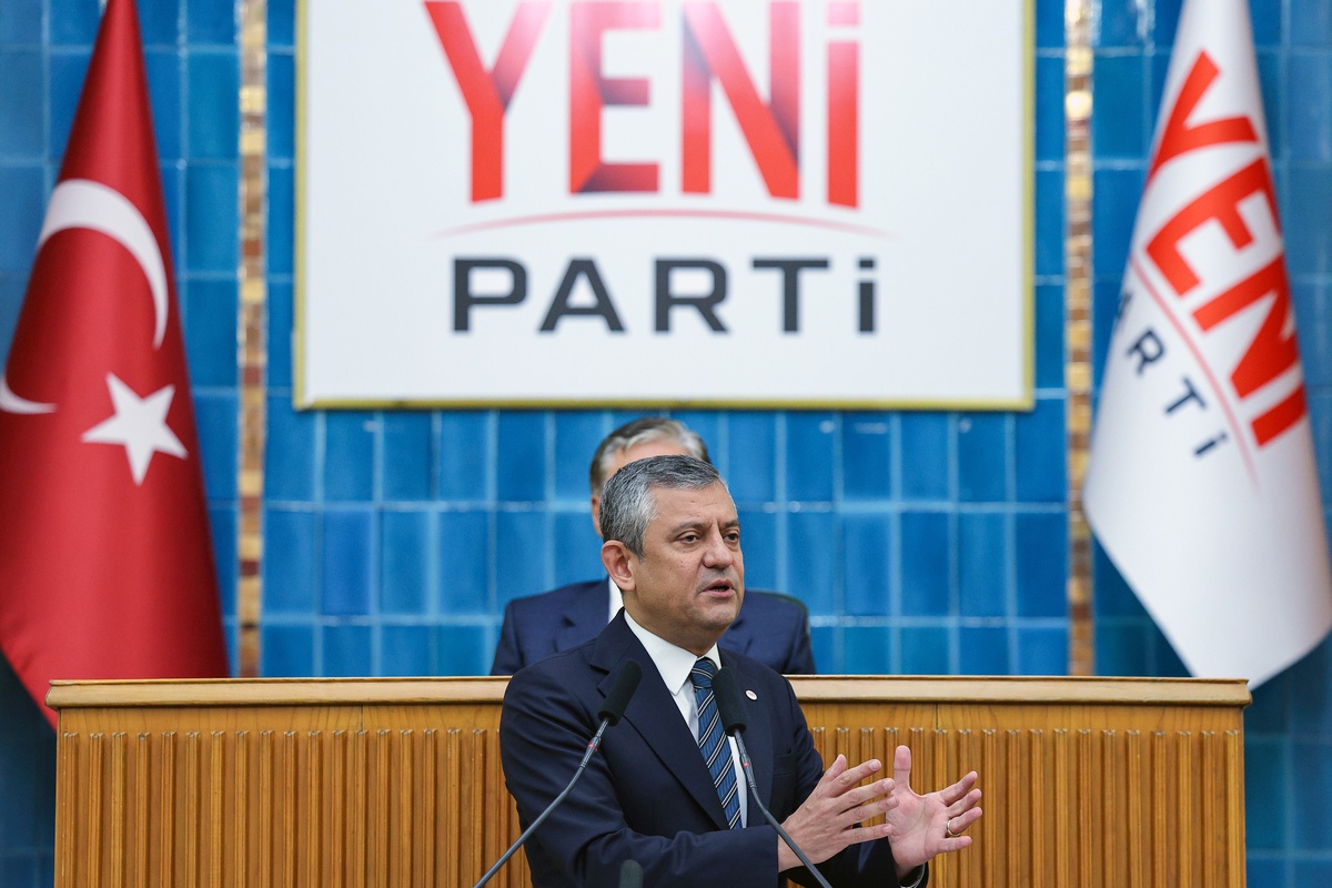 Özgür Özel, Erdoğan'a 'Sen yeni değilsin, eskisin' diye seslendi