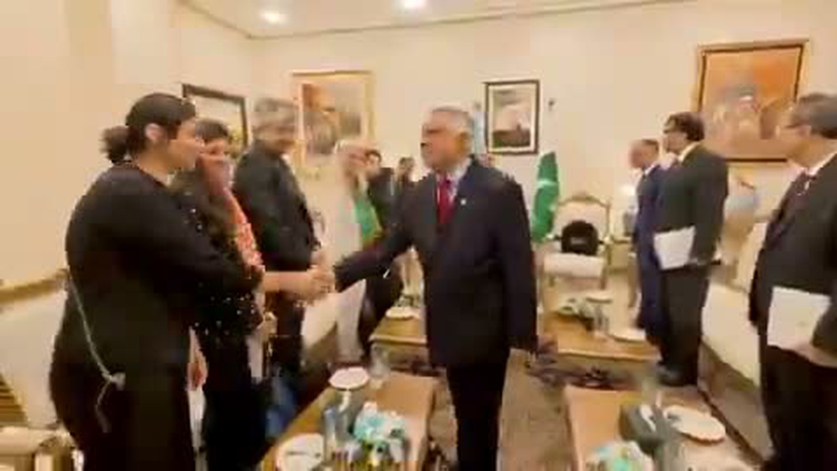 Pakistan Dışişleri Bakanı Dar, Guterres'e Keşmir ve İndus Suları tutumunu iletti