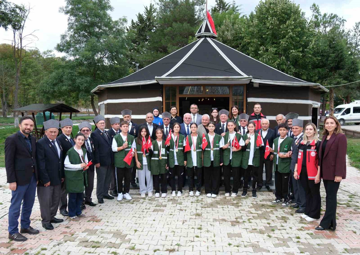 Samsun'da gaziler ile genç taekwondo sporcuları İyilik Var'da buluştu