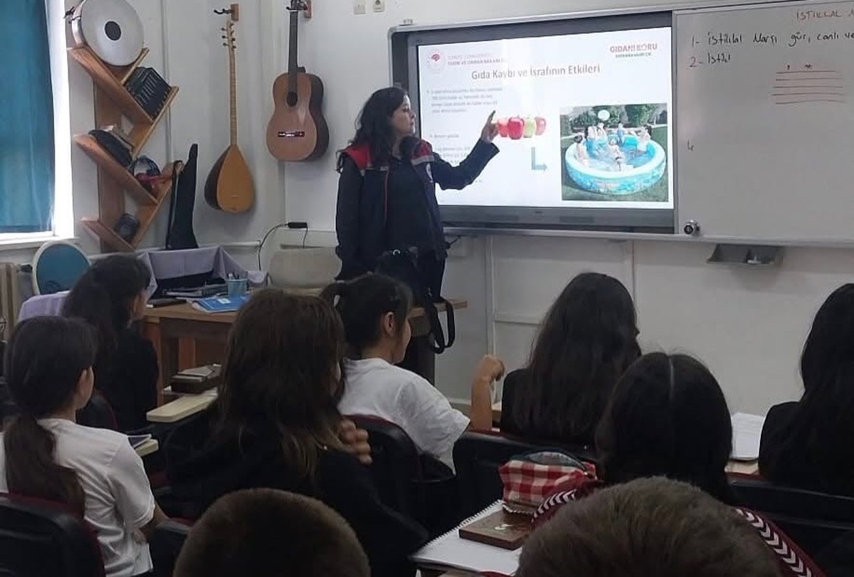 Söke İlçe Tarım ve Orman Müdürlüğü ortaokul öğrencilerine gıda israfı eğitimi verdi