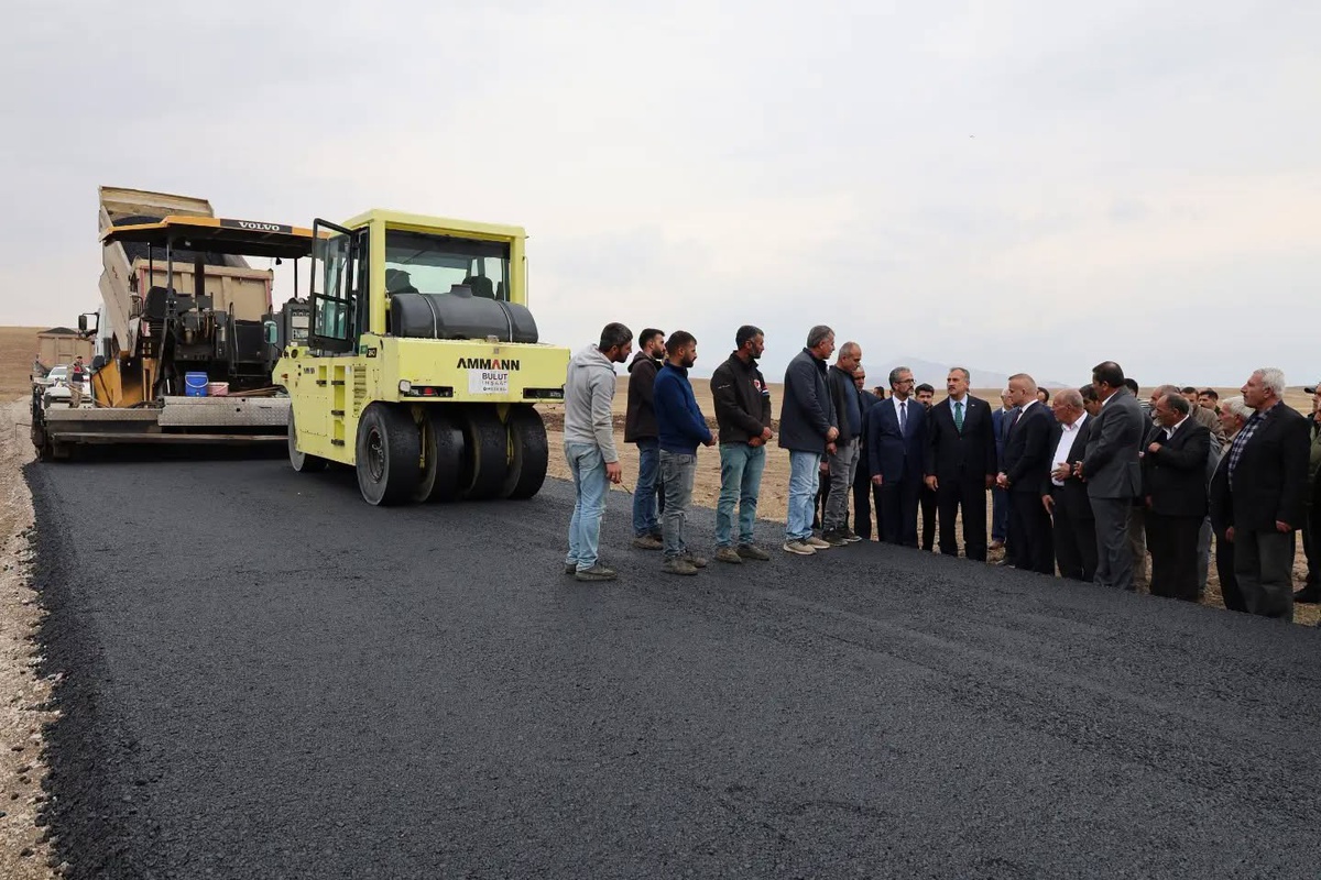 Vali Dr. Önder Bozkurt, Kılıç Köyü'nde KÖYDES asfalt çalışmalarını inceledi