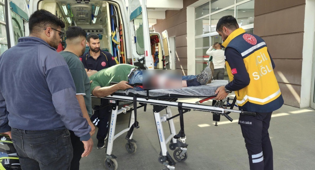 Adıyaman'da marangoz ustası çalışırken kesici aletle kazara bacağından yaralandı