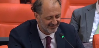 AK Partili Yücel Arzen Meclis’te İzmir Marşı'nı seslendirdi