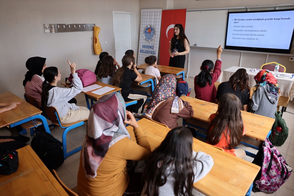 Akdeniz Belediyesi kız çocukları ve anneleri psikososyal açıdan güçlendirmeyi amaçlıyor