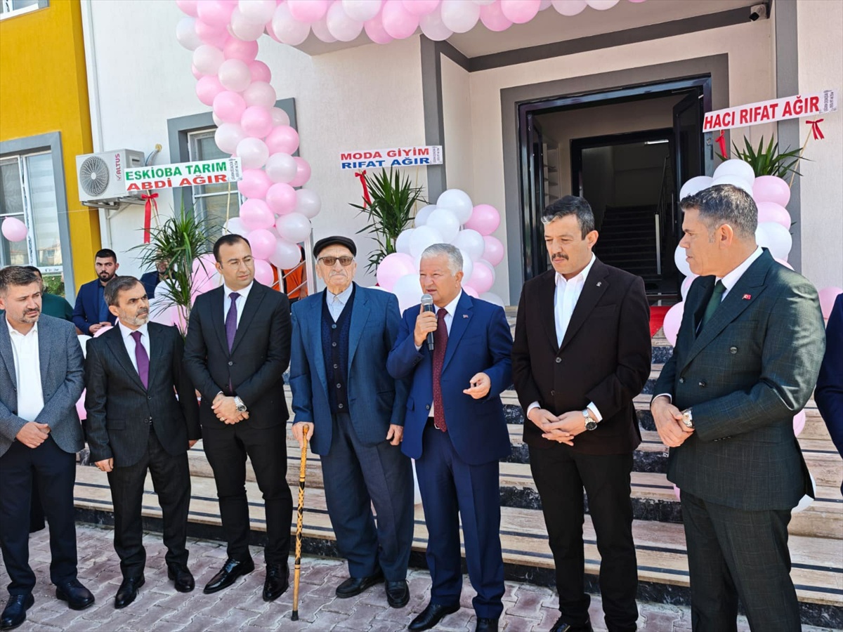 Aksaray Valisi Duru, Sultanhanı'nda Rifat Ağır'ın yaptırdığı kız Kur'an kursunu açtı