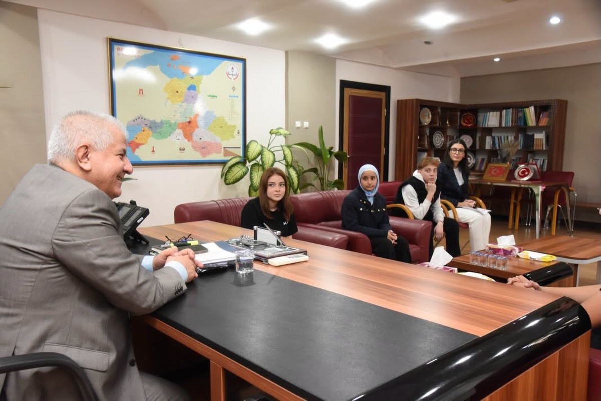 Balıkesir İl Milli Eğitim Müdürü Kal, Filistin uyruklu öğrencilerle buluştu