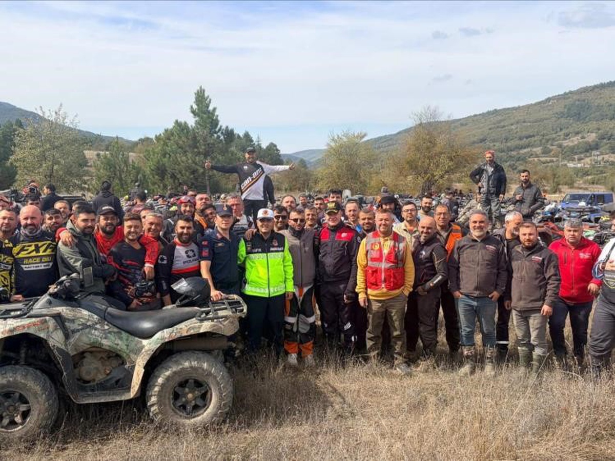 Bilecik Bozüyük'te 100 ATV'lik konvoy engebeli arazide Erikli'ye ilerledi