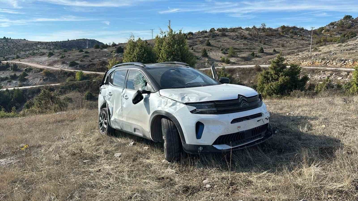 Bilecik İnhisar'da alkollü sürücünün aracı devrildi, ehliyetine 6 ay el konuldu