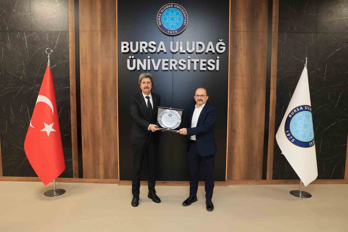 Bölgede tek merkez olan BUÜ Hastanesi'ne pediatrik solunum test cihazı bağışlandı