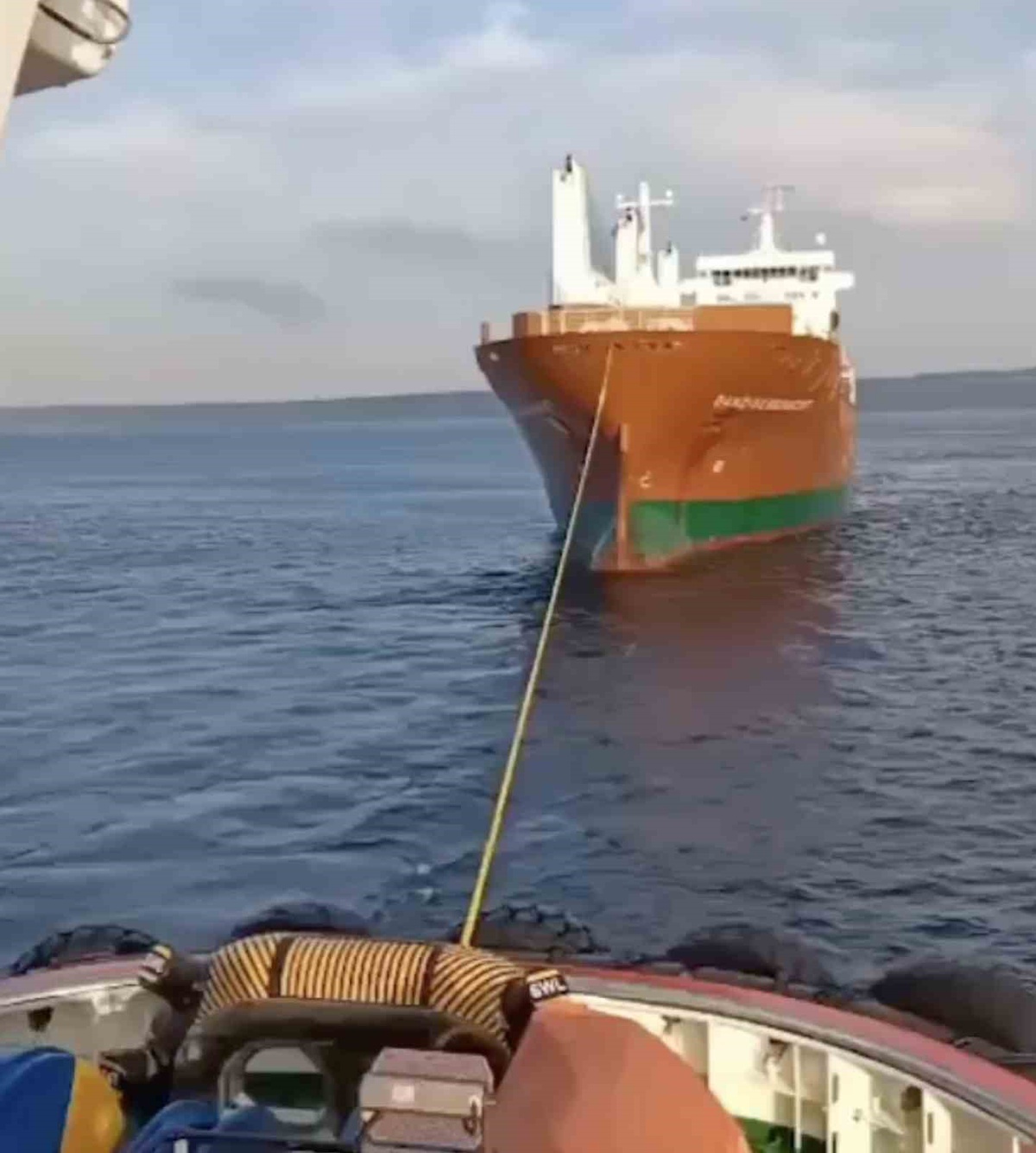 Çanakkale Boğazı'nda arızalanan genel kargo gemisi Karanlık Liman'a demirletildi