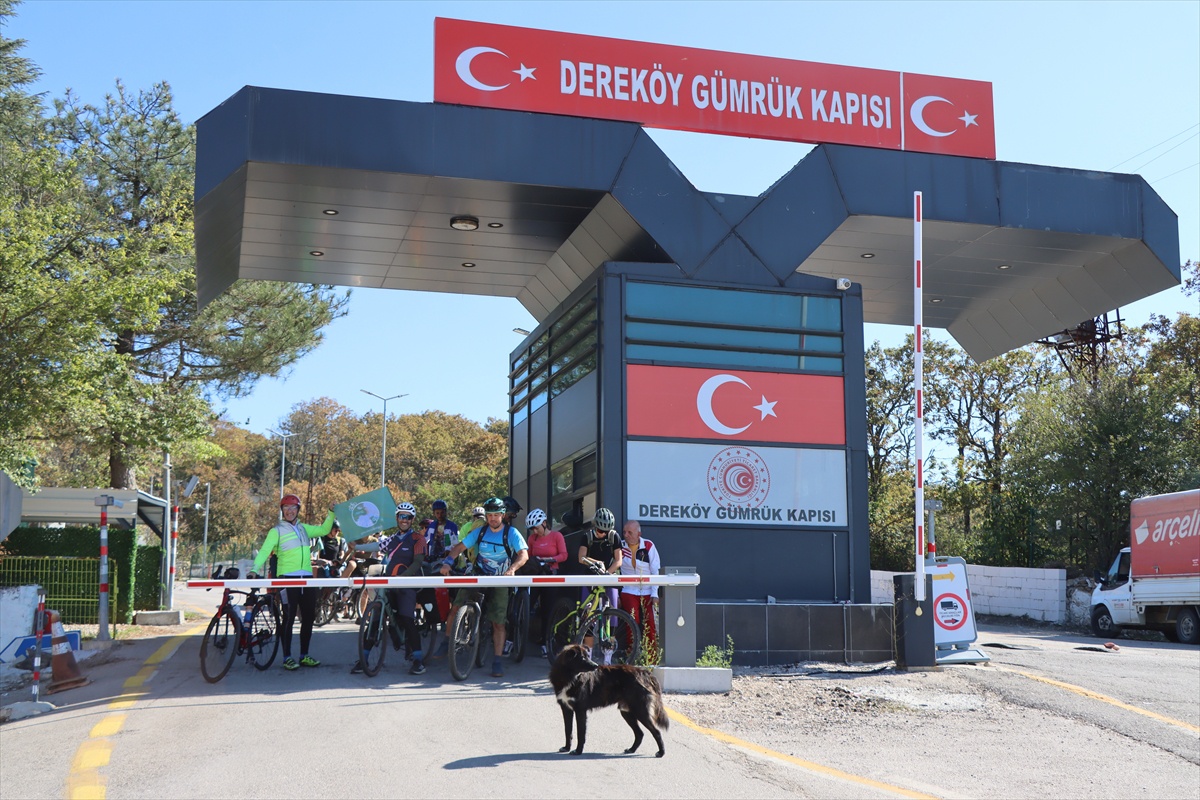 COP31 için Brezilya'dan pedal çeviren 14 kişilik bisikletli grup Türkiye'ye girdi
