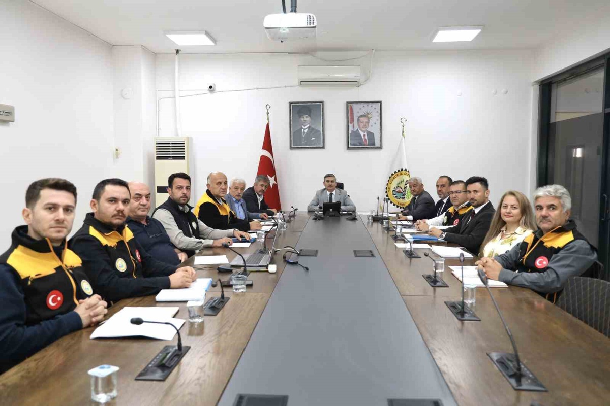 Düzce İl Özel İdaresi encümeni 13 maddeyi görüşerek karara bağladı