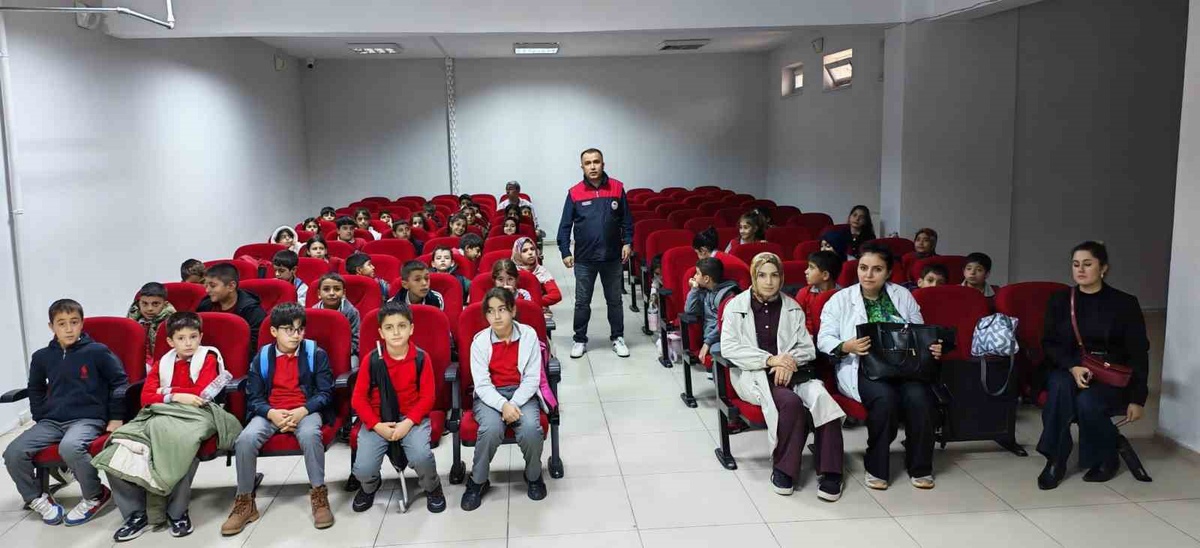 Elazığ Palu'da İlçe Tarım ve Orman Müdürlüğü gıda ve su israfı eğitimi düzenledi
