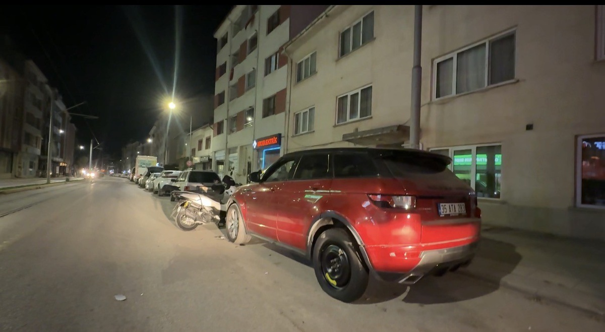 Eskişehir'de park halindeki SUV'a çarpan sürücü 1.90 promil alkollü çıktı