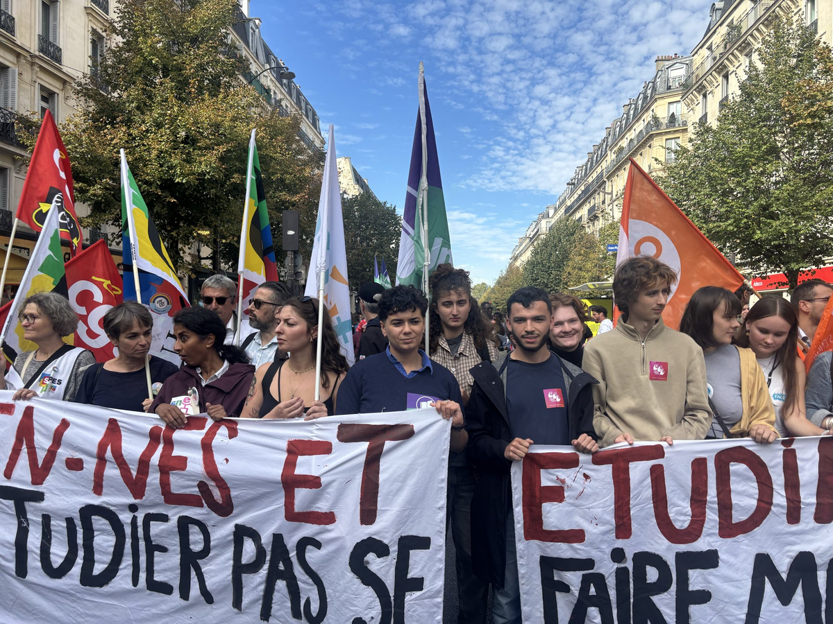 Fransa'da lise protestolarında 1 Ekim'de 1968'den bu yana en yüksek gözaltı yapıldı