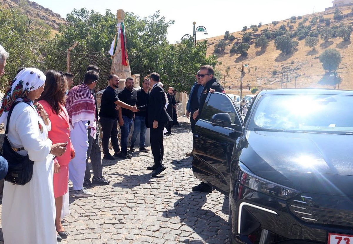 İdil Kaymakamı Adıgüzel, Mağara'da Ezidi vatandaşların Cema Bayramı'nı kutladı