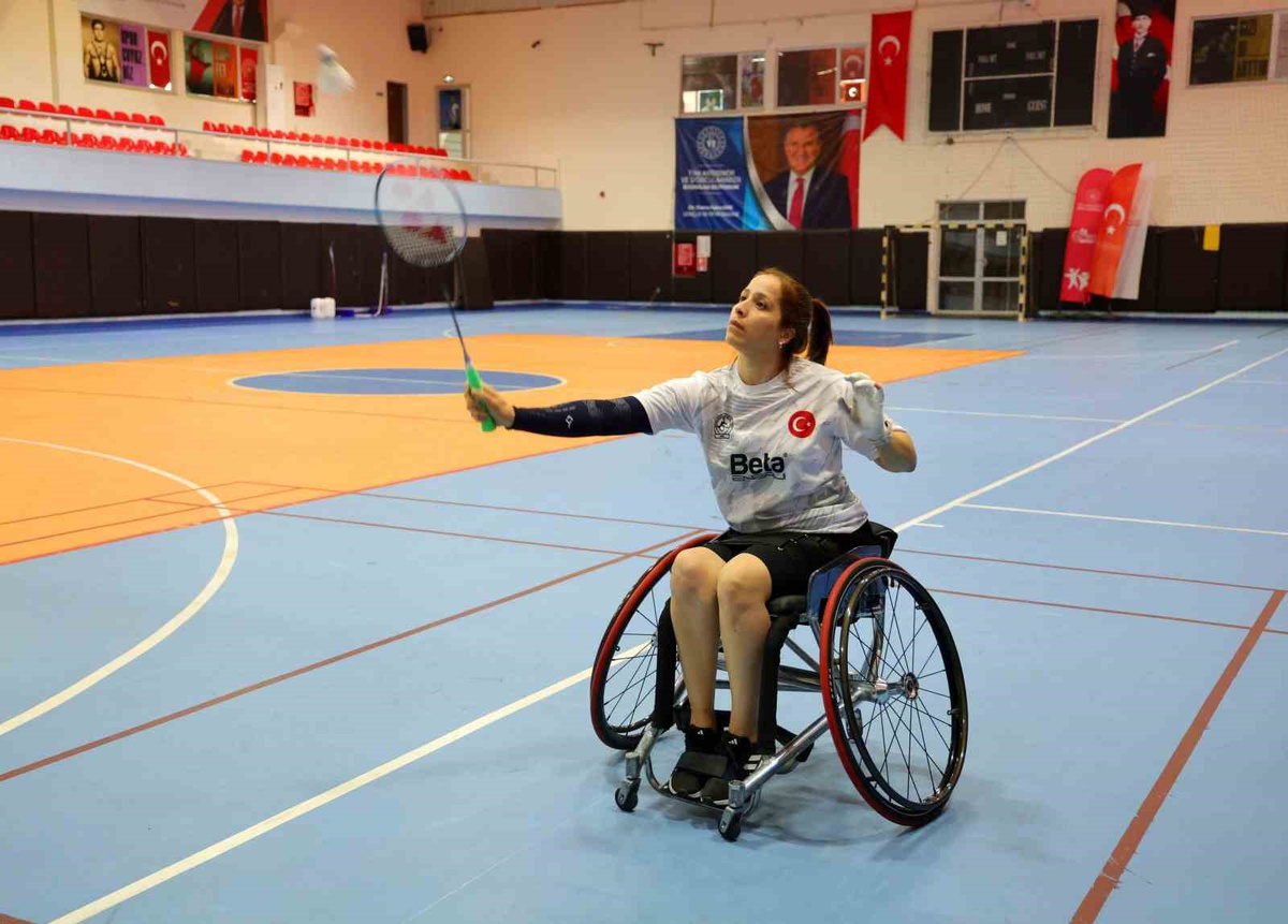 Japonya'da Adanalı milli sporcu Narin Uluç, para badmintonda dünya üçüncüsü oldu