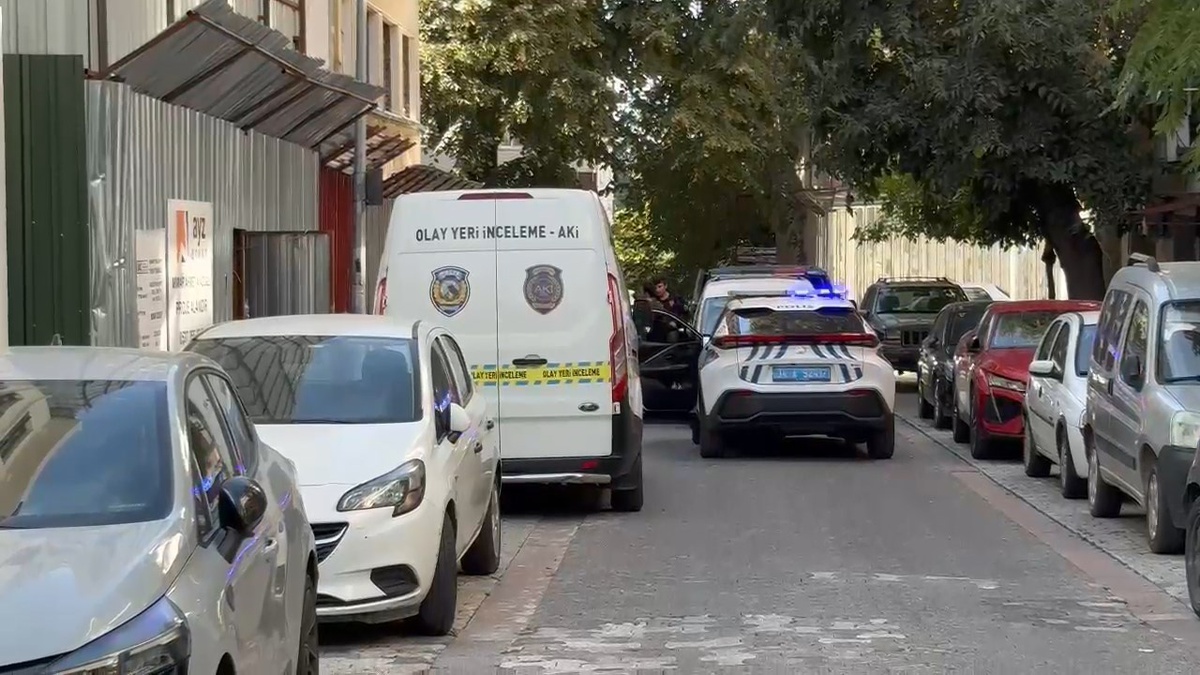 Kadıköy Acıbadem'de 4 katlı inşaattan düşen işçi hayatını kaybetti