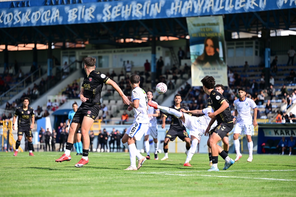 Karacabey Belediyespor, Galata Spor'u penaltılarda 5-3, toplamda 7-5 eledi