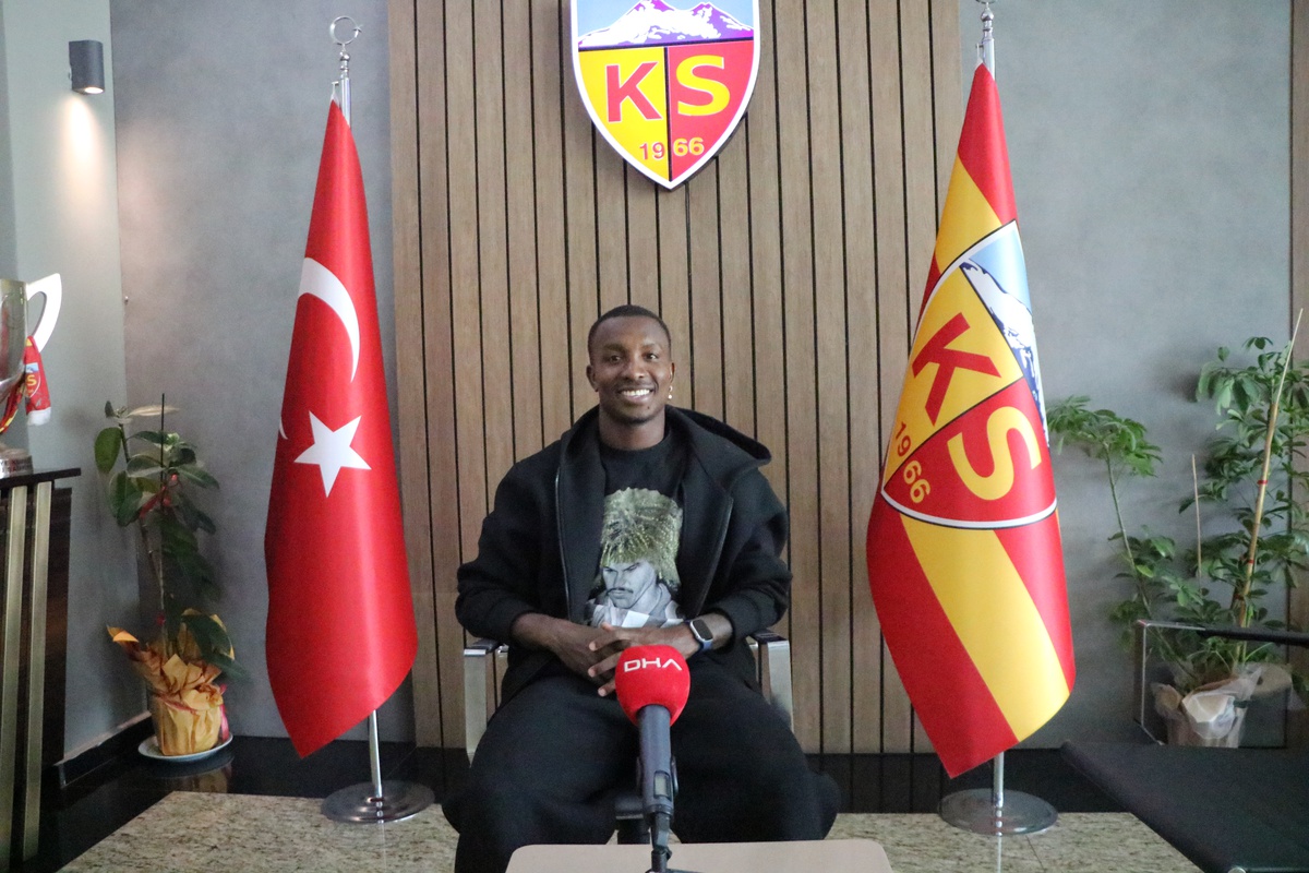 Kayserisporlu Moreno, 20 gol atıp takımını Süper Lig'e taşımak istiyor