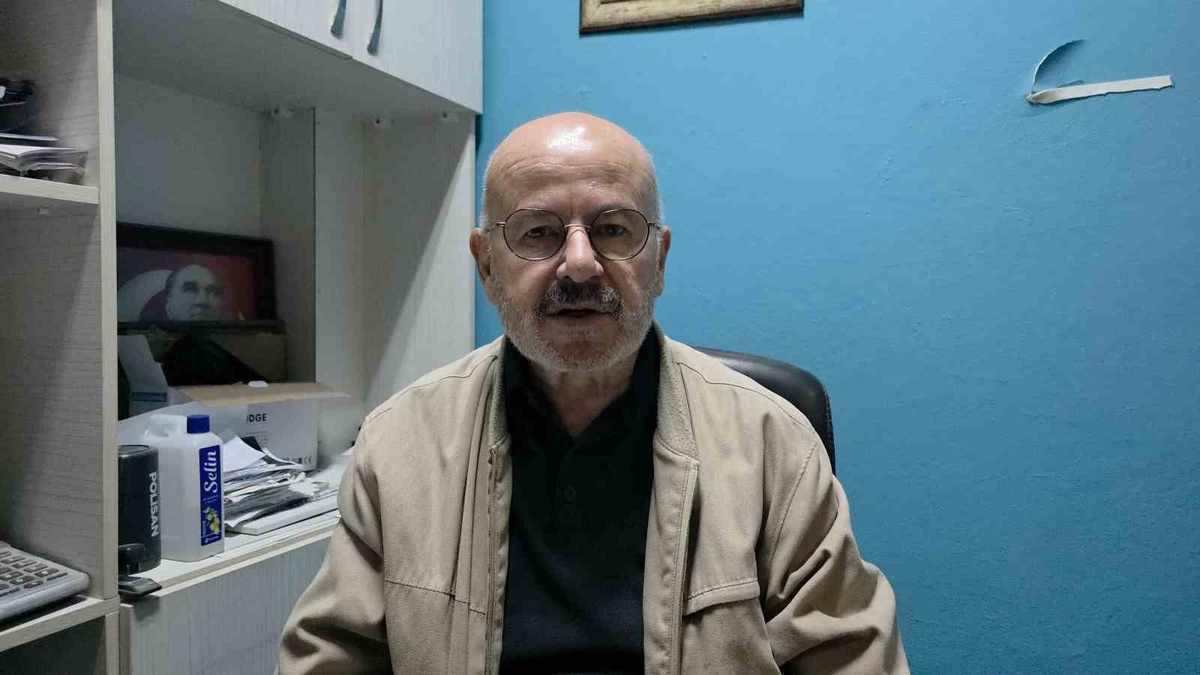 Muhtar Zeki Yaşagör, 50 yıl sonra Niko Kovi'ye Atina'da Beşiktaş forması hediye etti