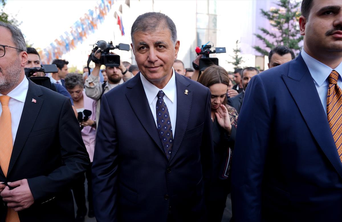Öztunç, Cemil Tugay'ın AK Parti'ye katılmasına 'ödülünü aldı' dedi