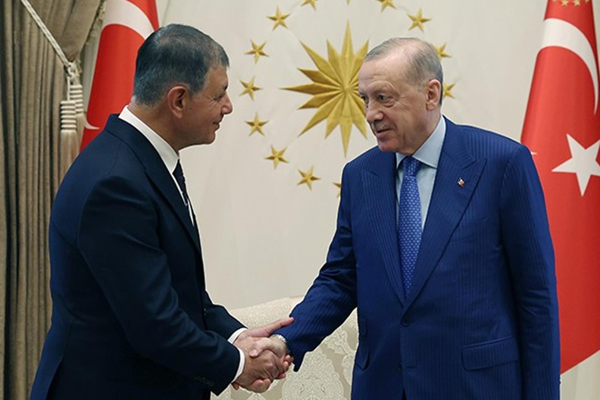 Rozeti takılmadan ilk hamlesini yaptı! Cemil Tugay, Erdoğan'ı takibe aldı
