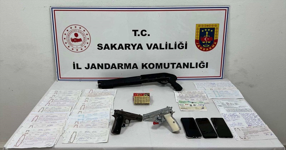 Sakarya'da Adapazarı ve Hendek'te tefecilik operasyonunda 3 şüpheli gözaltına alındı