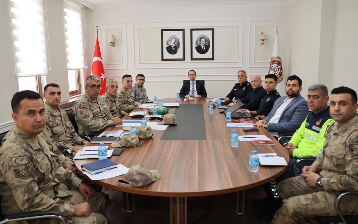 Siirt Kurtalan'da Kaymakam Salih Başara başkanlığında güvenlik toplantısı yapıldı