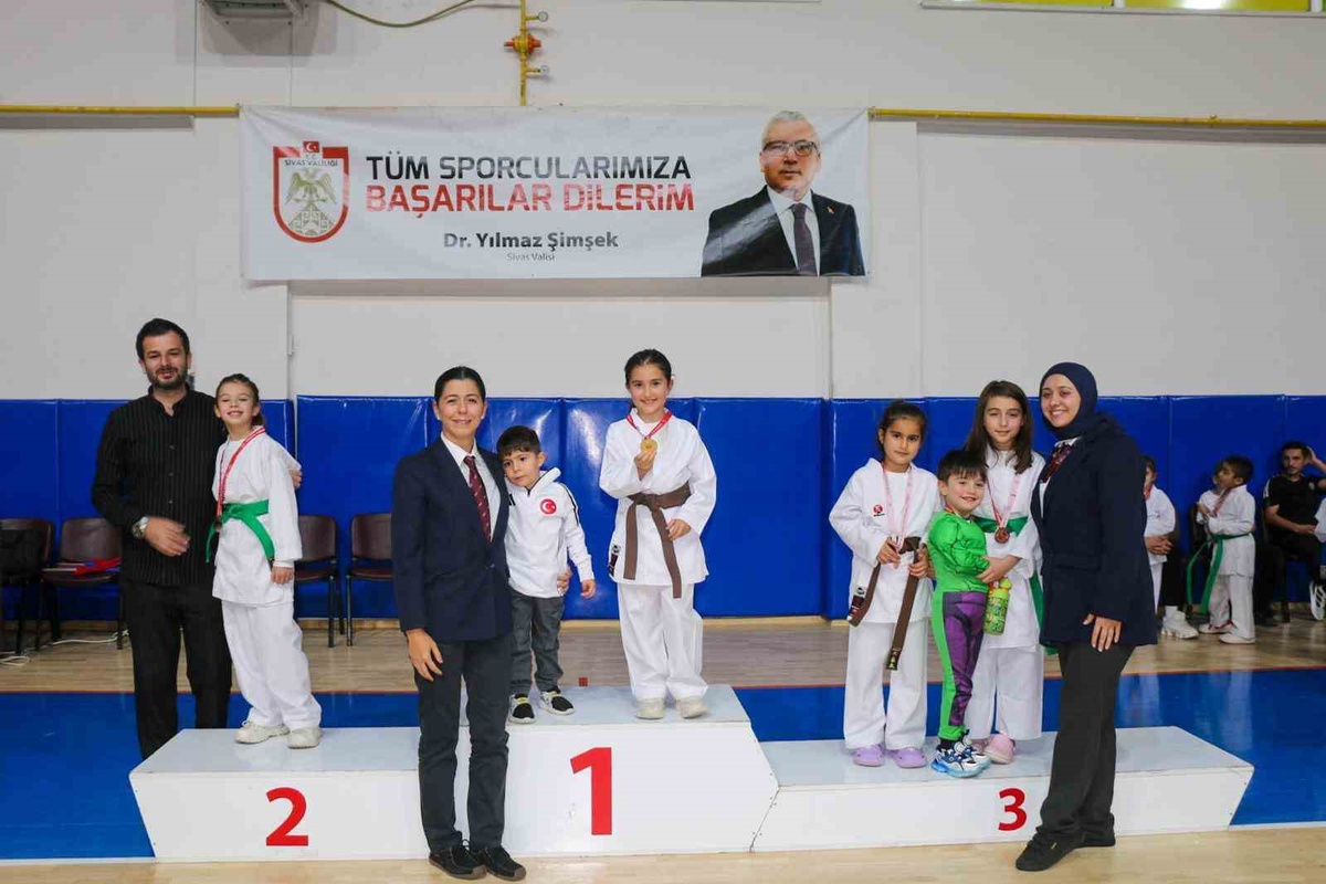 Sivas'ta 200 karateci madalya için tatamiye çıktı, Sivas Karate Ligi müjdesi geldi