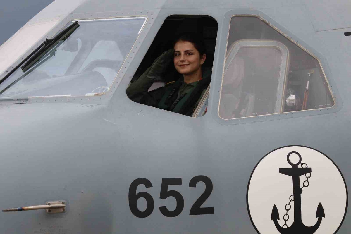 Türk Deniz Kuvvetleri ilk kadın uçak pilotunu Kocaeli’de göreve başlattı